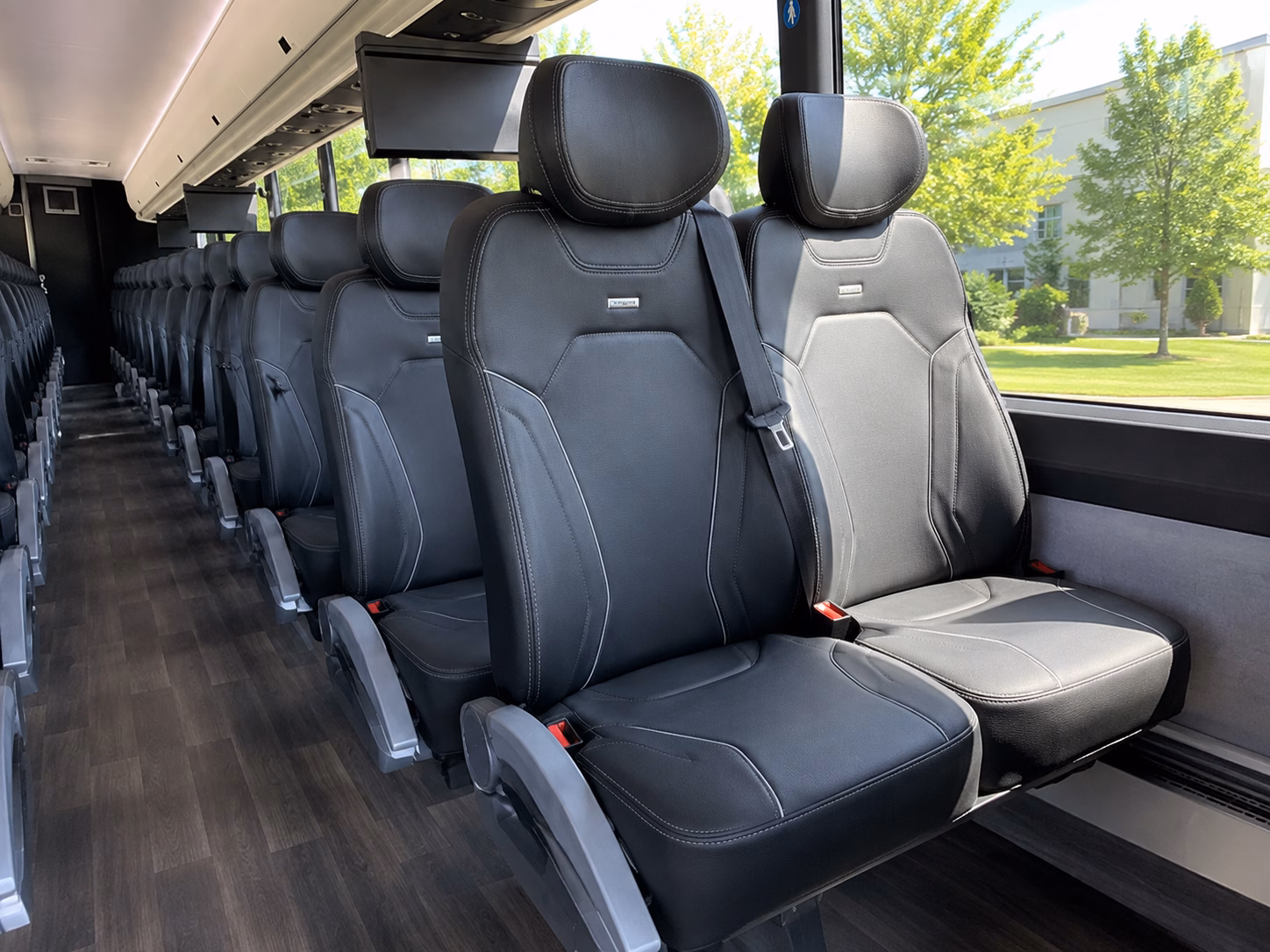 corporate and private group bus rentals for alabama wine events