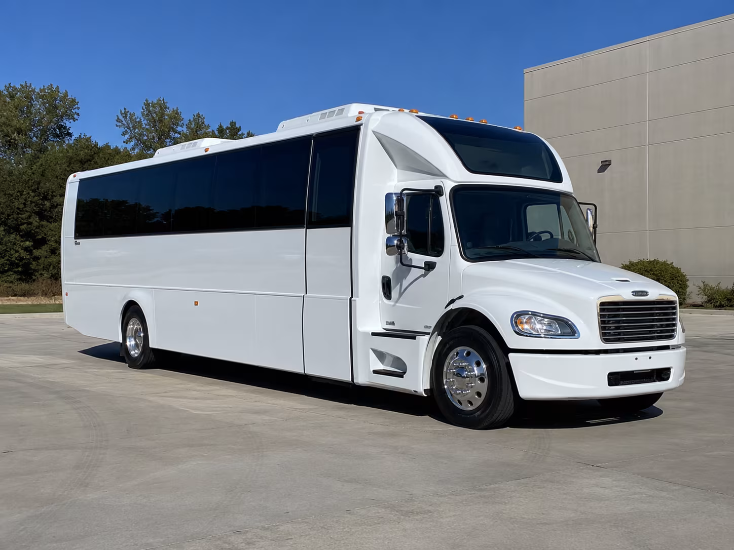 hoover 28 passenger party bus